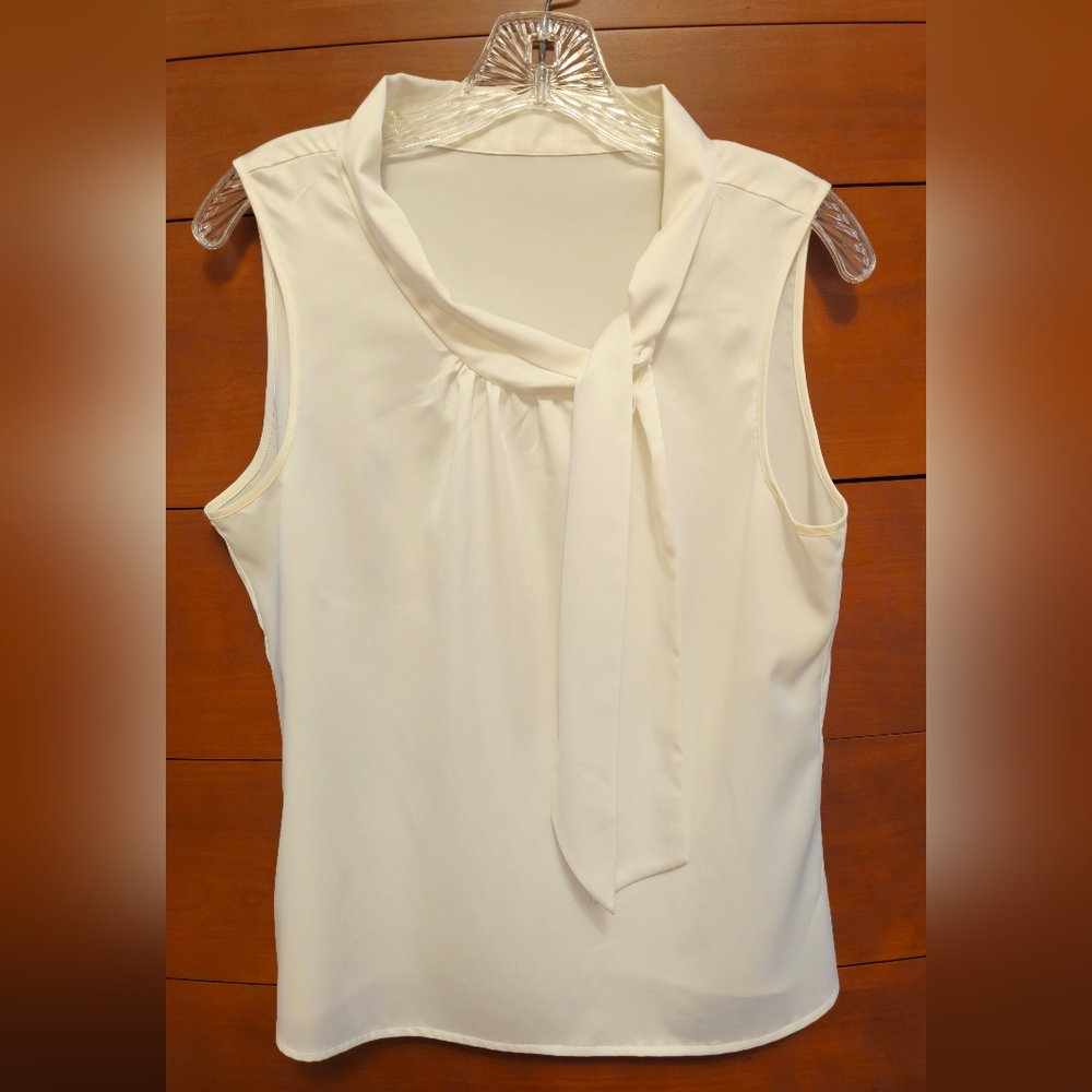 Review Australia Elegant White Sleeveless Blouse